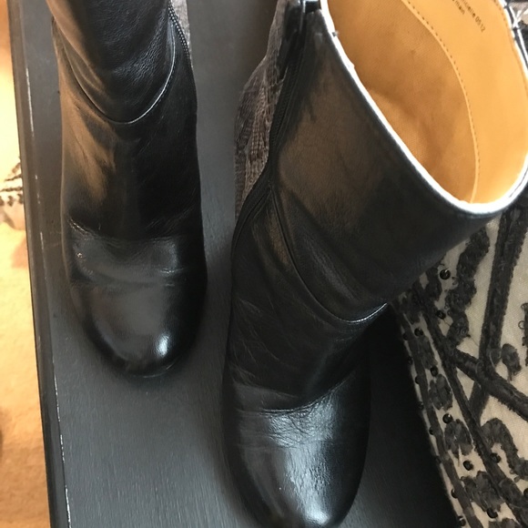 Size 7 leather ankle boots with snakeskin detail - Picture 3 of 5